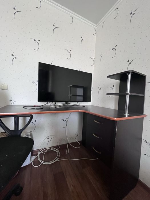 Продам стол копьютерный