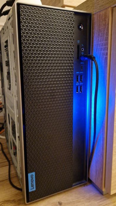 Vand PC gaming compact