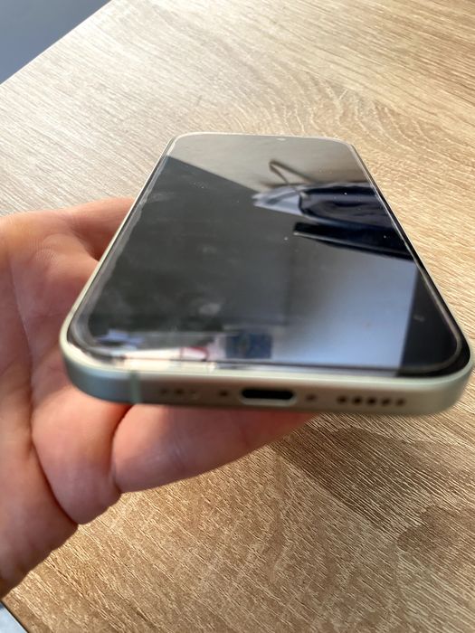 iPhone 15 Verde - Stare Impecabila 87% Baterie