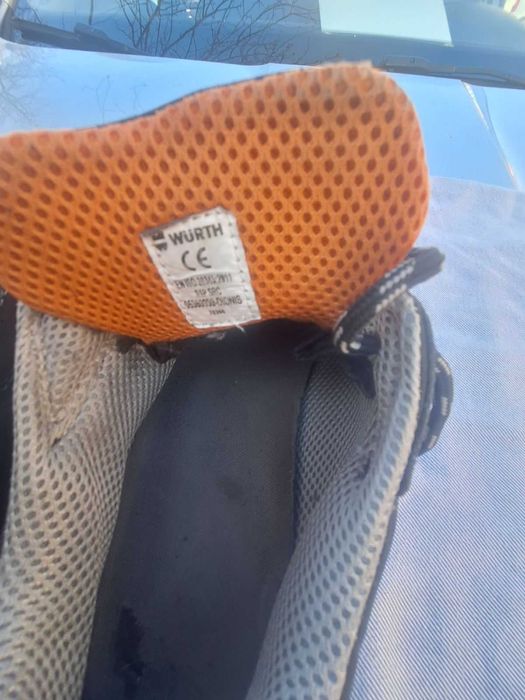 Работни обувки с бомбе 45