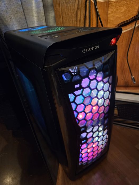 Vând unitate Pc DDR4 7400 ram 16 gb placă video 4 gb