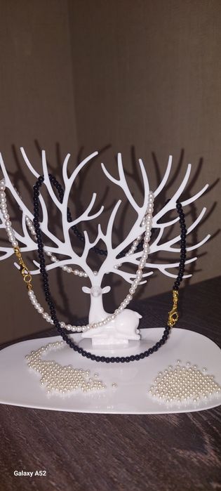 Чокеры из бусен.