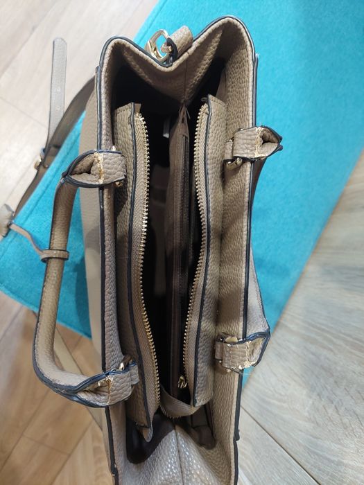 Дамска чанта в кафяво сив цвят