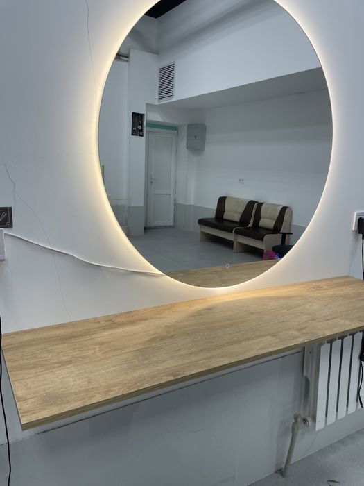 Зеркало с столом