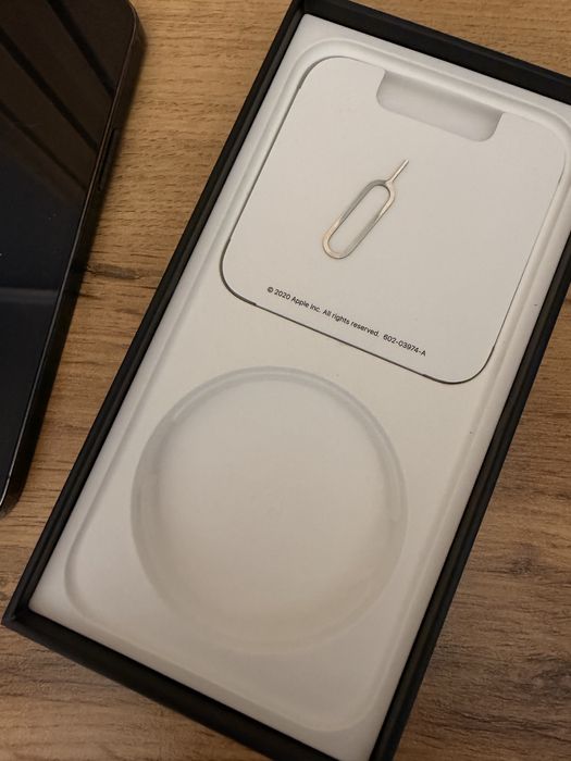 Iphone 12 pro 256 гб.