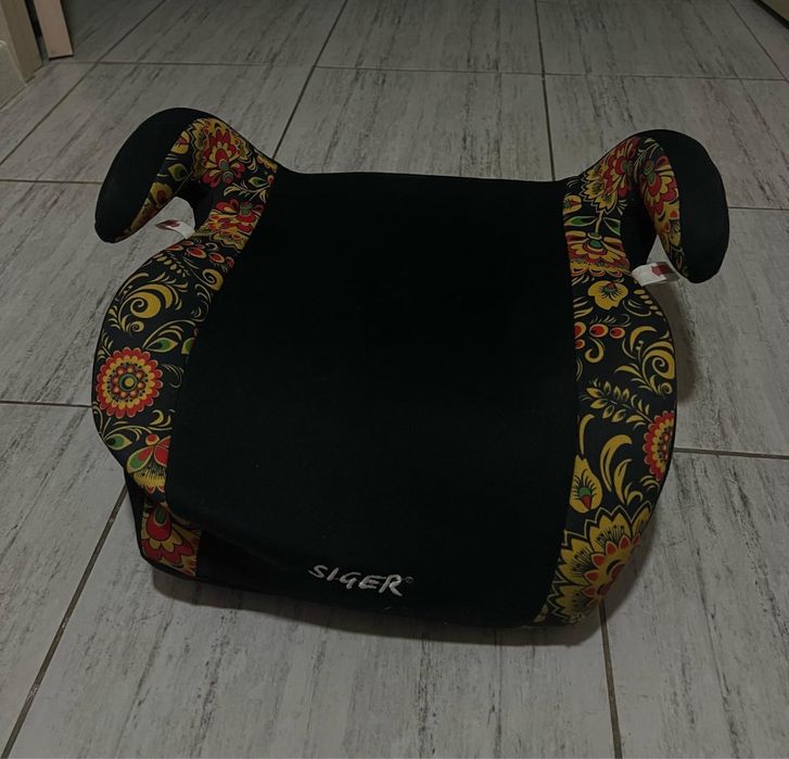 Продам бустер( детское сиденье в автомашину)