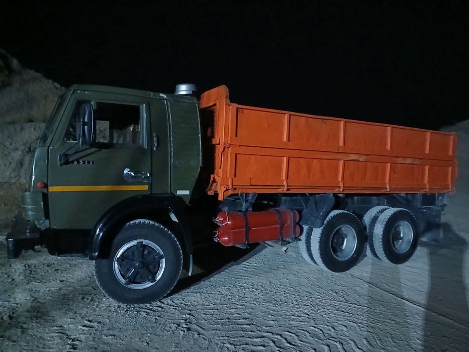 Kamaz srochniy sotiladi