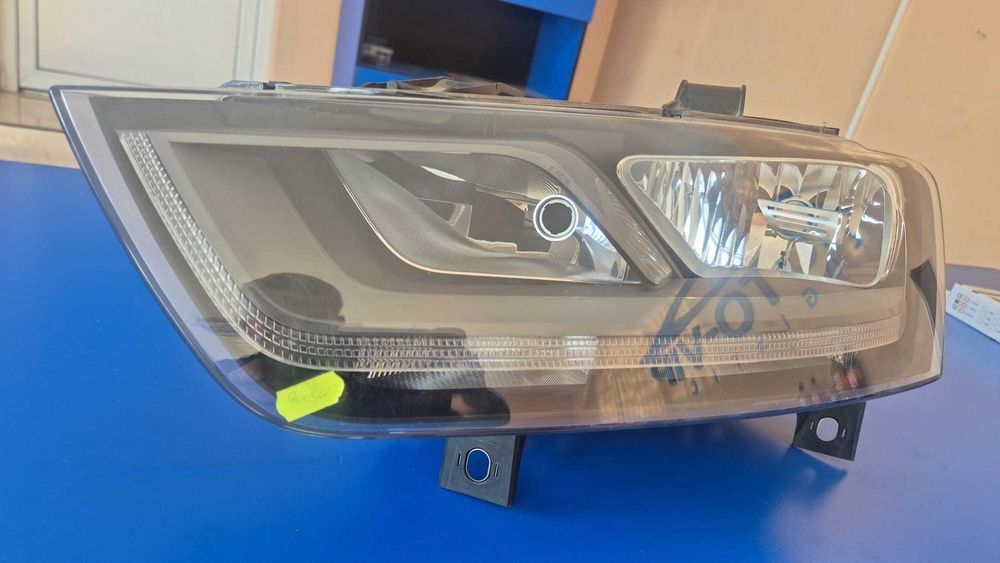 Far Audi Q3  8U0941003F  2013>2019