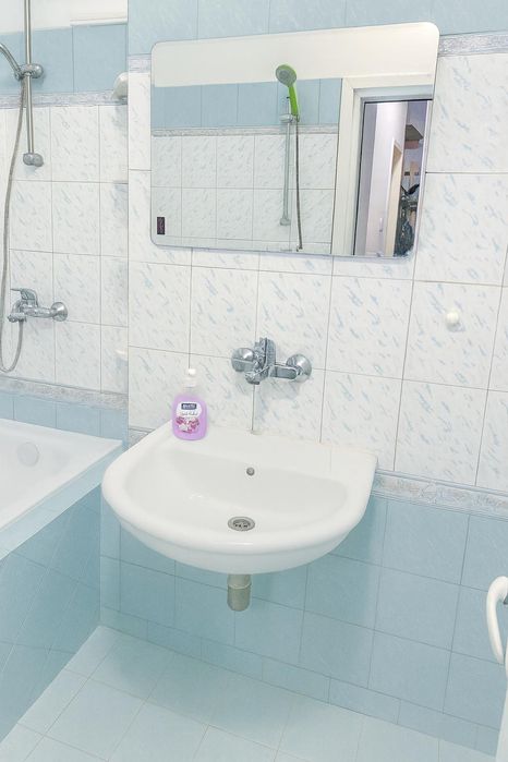 Дава се под наем Тристаен апартамент в Пловдив, Център - 92 кв.м за 382.5 € - Снимка #4