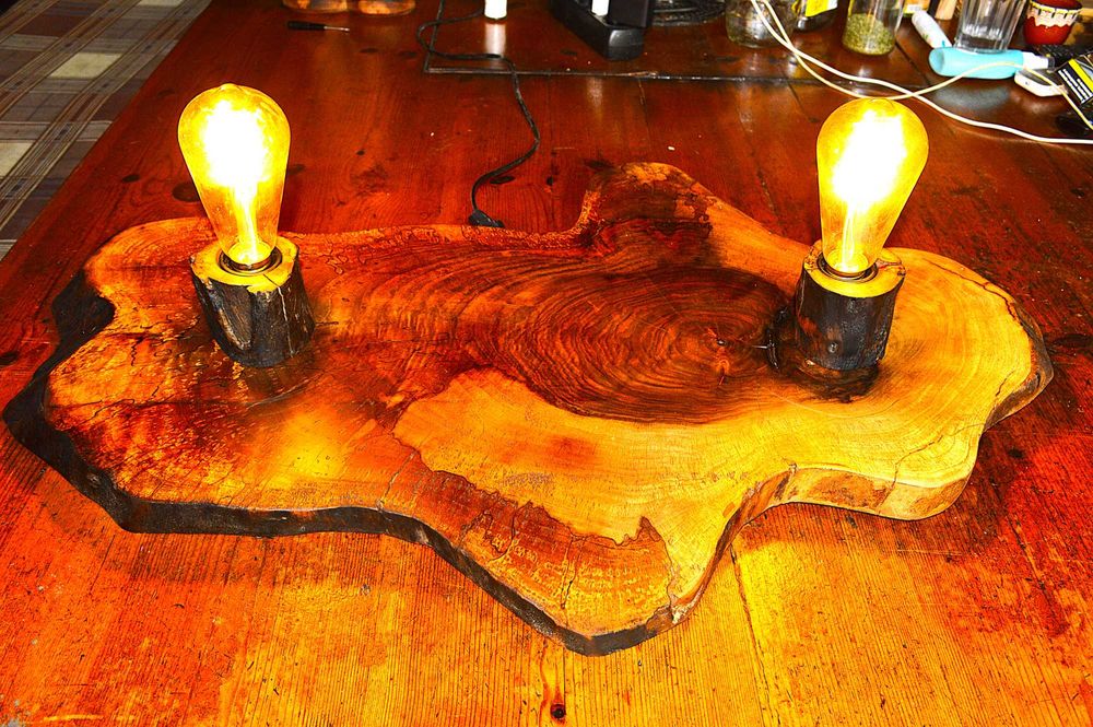 Страхотни дизайнерски лампи от орехово дърво