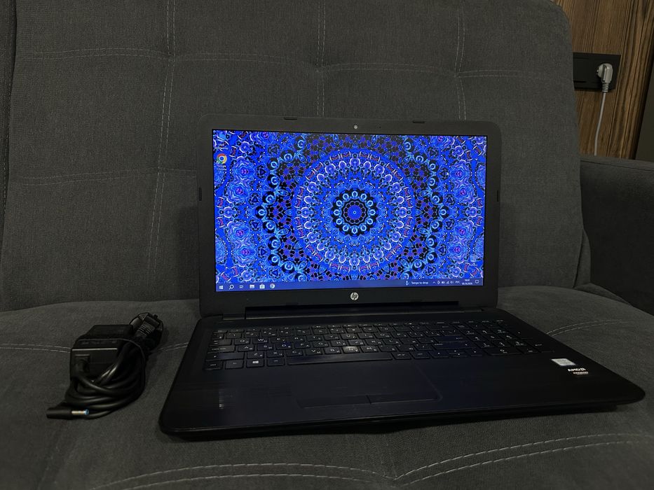 Ноутбук HP Core i3 8GB RAM SSD 256GB AMD Radeon 2GB + Intel 4GB