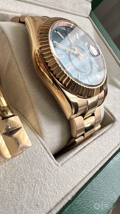 часы Rolex Sky-Dweller everose gold/blue-green dial