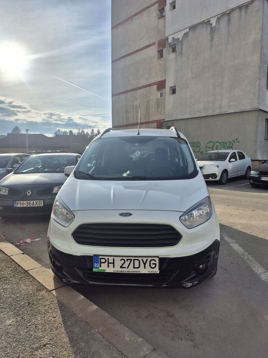 Vând  Ford  Turneo Curier, an 2017