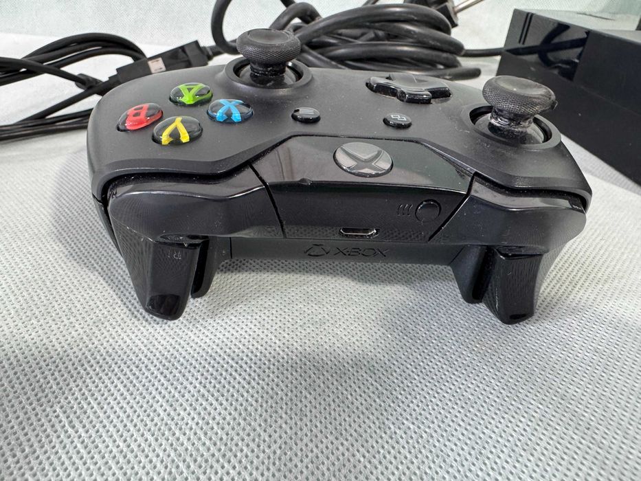 Конзола - Xbox One  / 2013/  X2