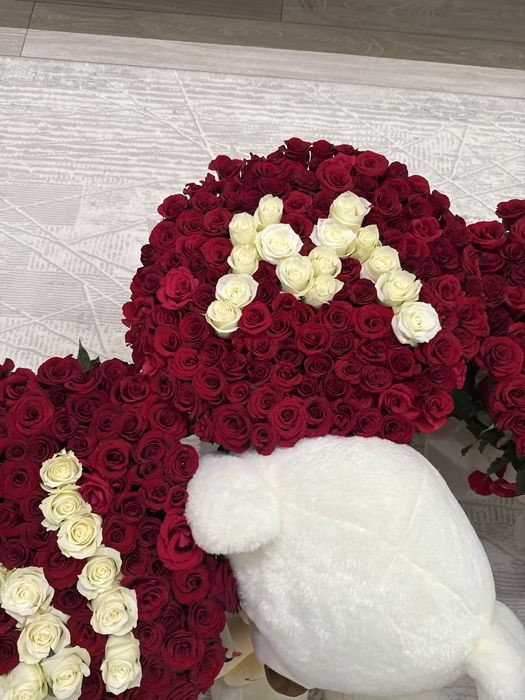 Продам 7 корзин с розами