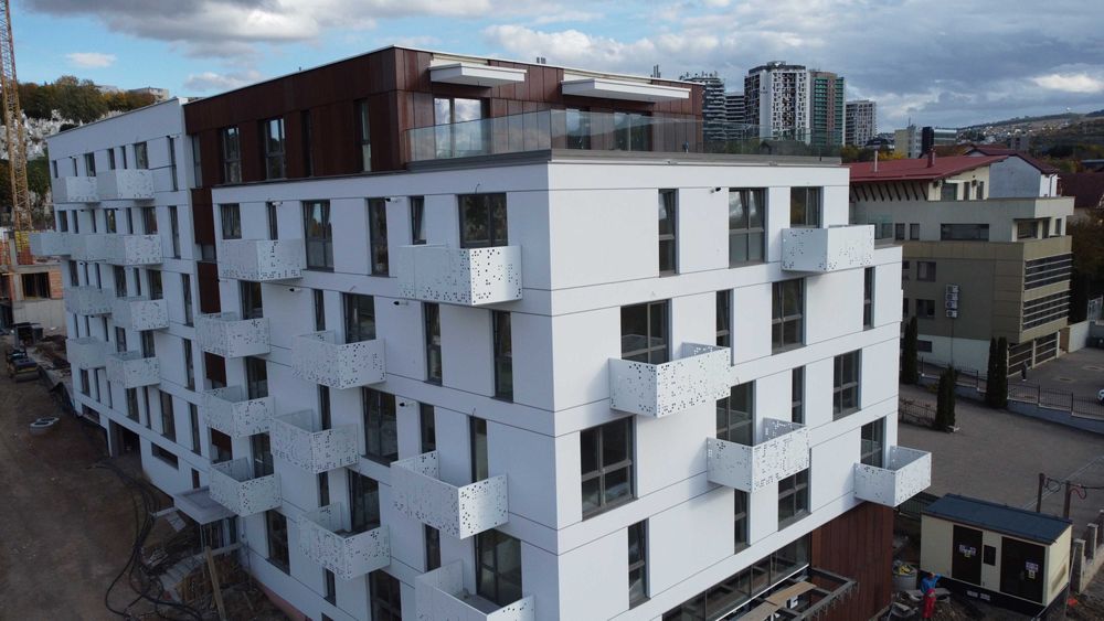 Apartament cu doua camere decomandate si gradina generoasa