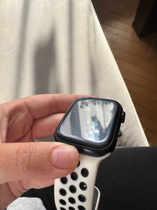 Часовник Apple Watch 7 45mm