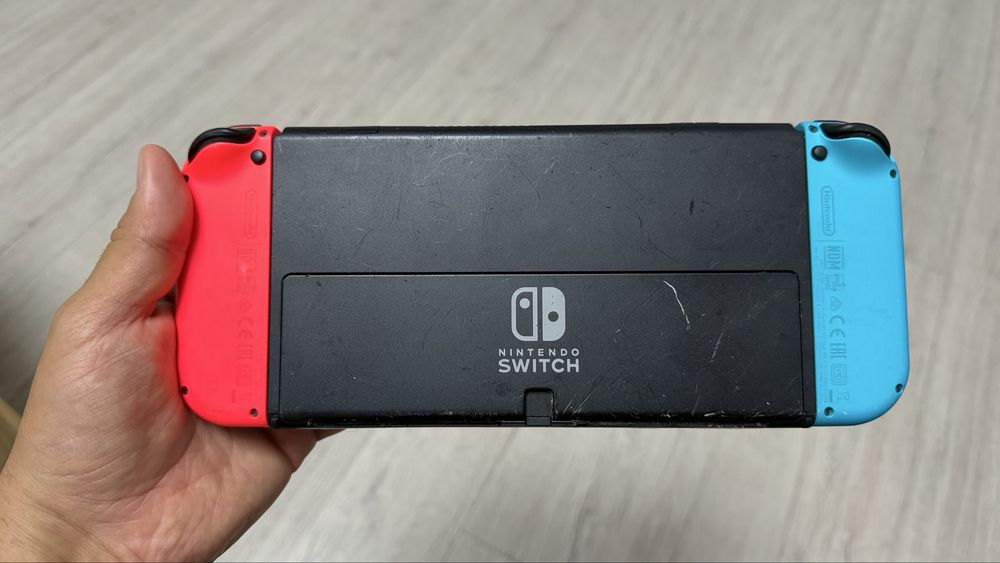 Nintendo Switch OLED-Perfect Functionala-Urme de Uzura-OK