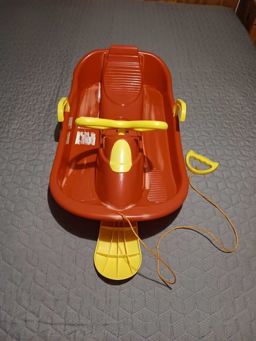 Детска шейна с кормило и спирачки