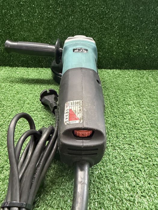 Ъглошлайф с регулаж на оборитите Makita 9565PCV