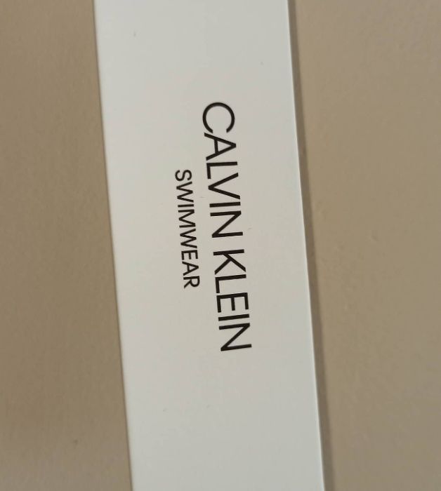Calvin Klein дамски потник.