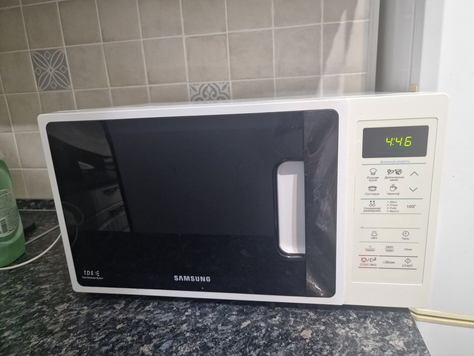 Срочно продам микроволновку samsung