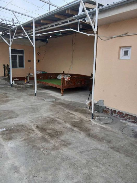 5,5 сотикли ховли уй сотилади