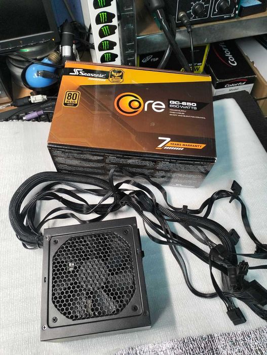 Продавам  захранване SEASONIC 650 W gold