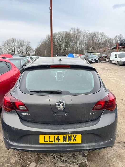 Dezmembrez Opel Astra J 1.6CDTI cod motor B16DTH manuala 6+1 an 2014