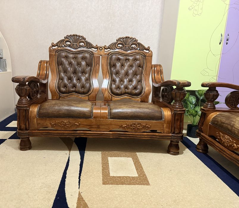 Комплект мягкой мебели диван + 3 кресла, классика, отличное состояние