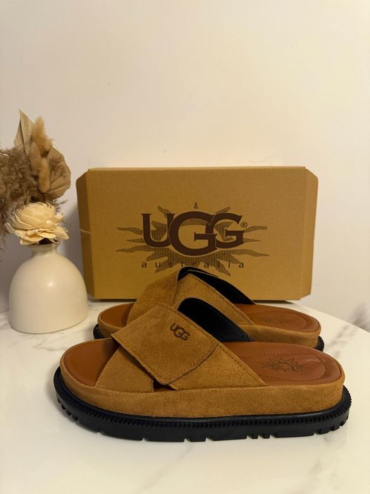 Papuci UGG Goldenstar Maro