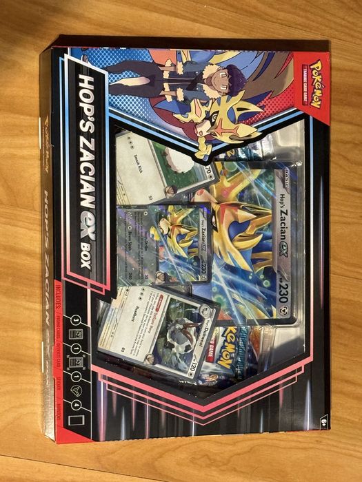 Покемон Кутия с 4 пакета от най-новите серии с карти