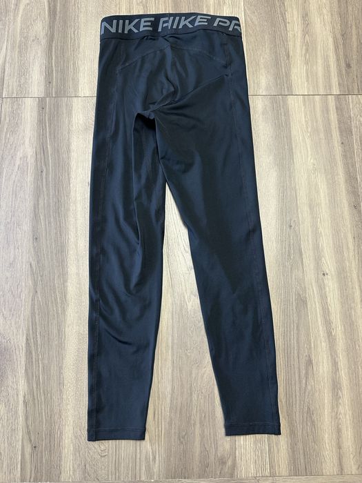 100% Оригинален!! Дамски клин Nike Pro