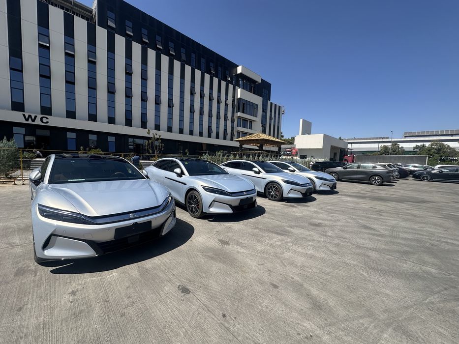 BYD XAN L 3 pozitsa dual motor 2.7