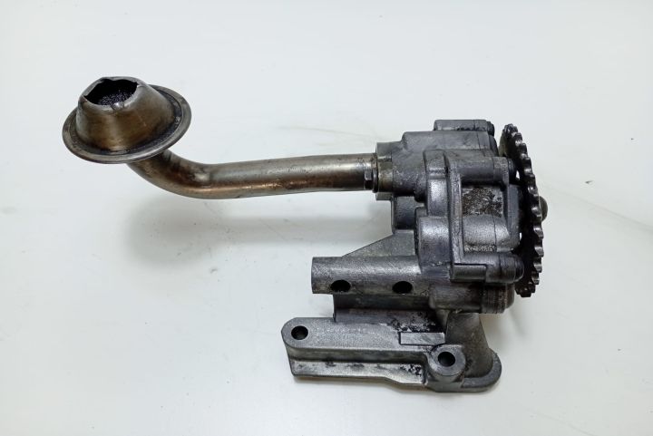 Pompa ulei 038115105D Audi A4 B7 seria