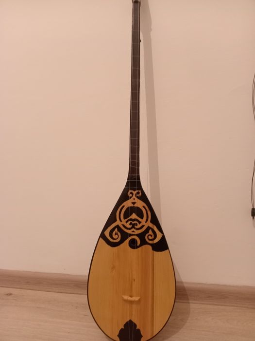 Домбыра сатылады