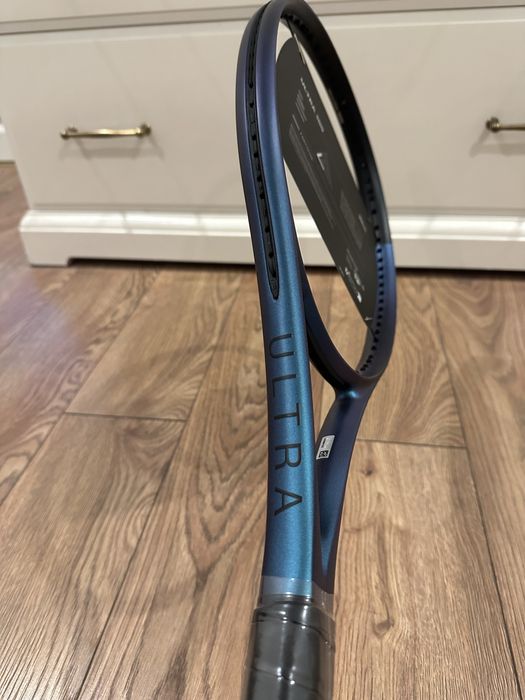 Racheta Wilson Ultra,V4,305g,cap 100,noua!