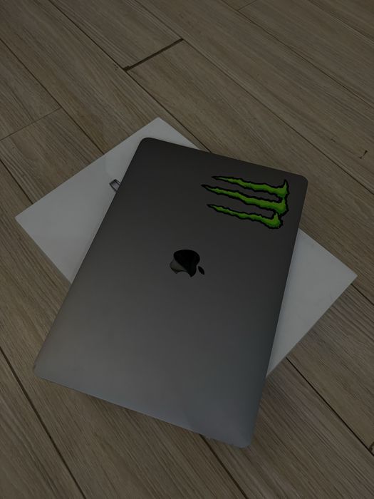 Macbook Air M1 хорошее состояние