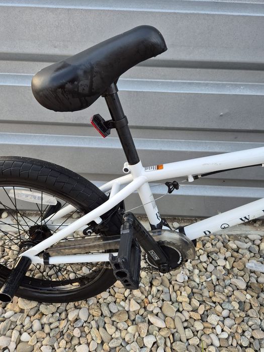 Vând bicicleta în stare foarte bună bicicle bmx