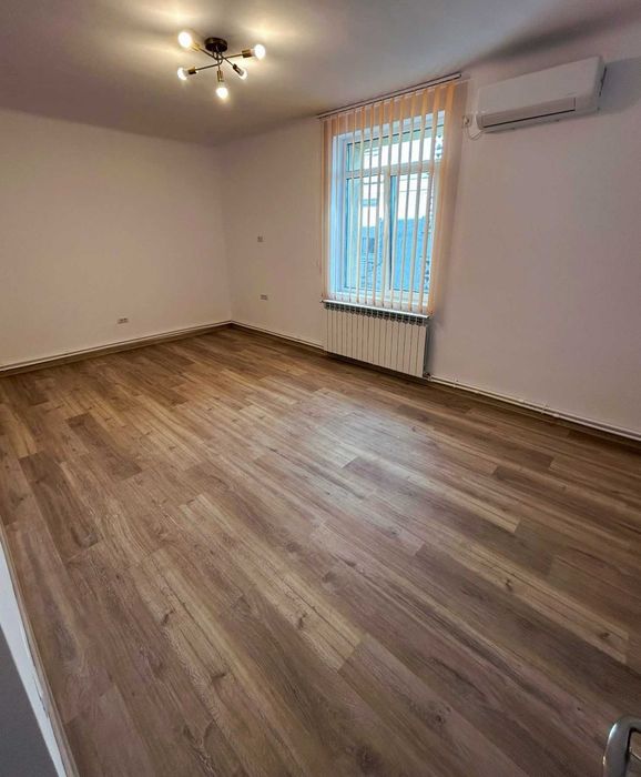 Închiriez apartament ultracentral, 3 camere, renovat / 84 mp