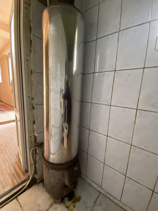 Vand boiler inox, s a folosit cu lemne, 700ron, pretul este negociabil