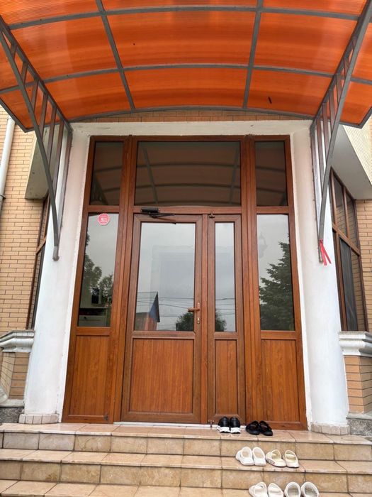 Продам пластиковые окна и дверь