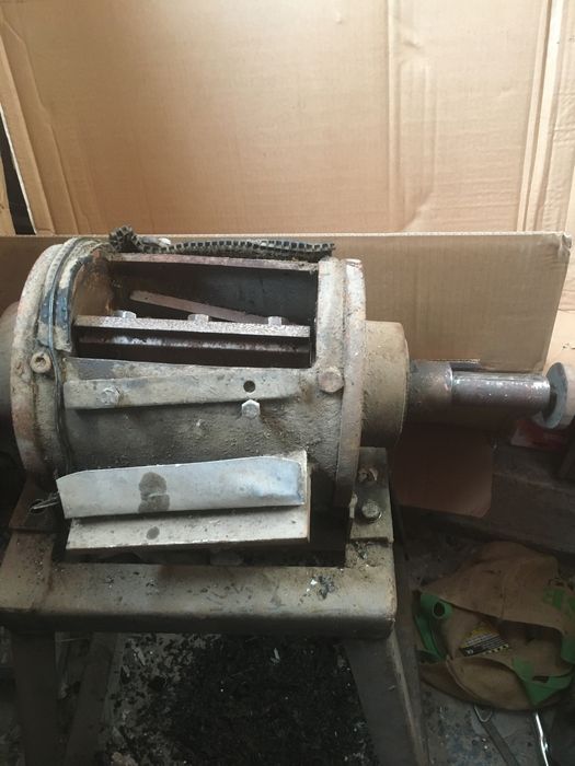 Tocator, moara fara motor uruiala, cereale, plastice, diverse