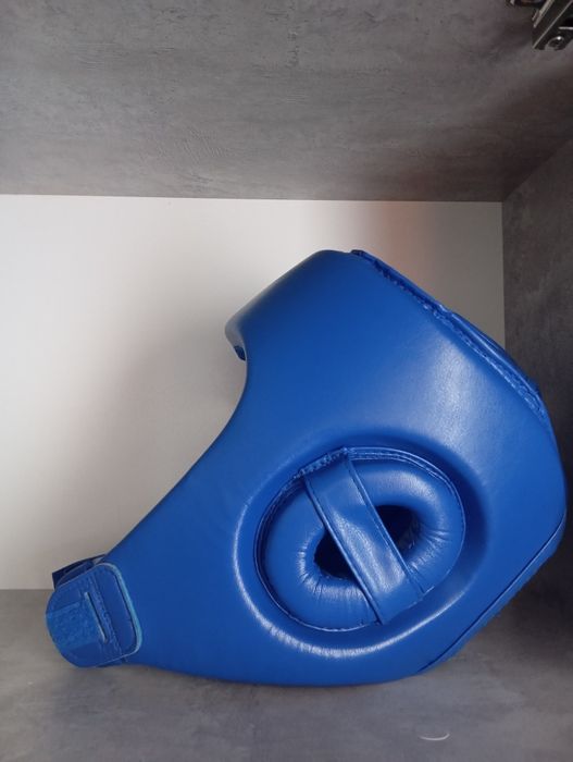 Продаю боксерский шлем