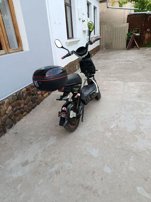 Продается скутер электрический