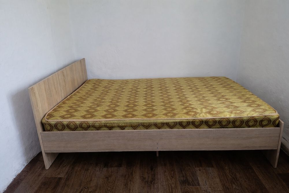 Двухспальный  кровать