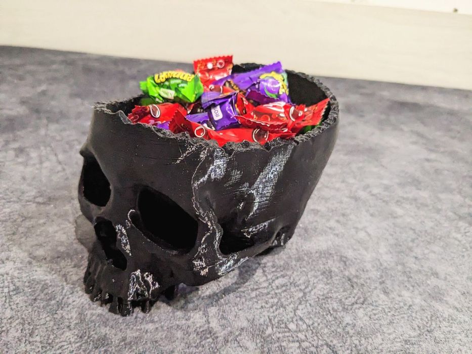 Череп конфетница