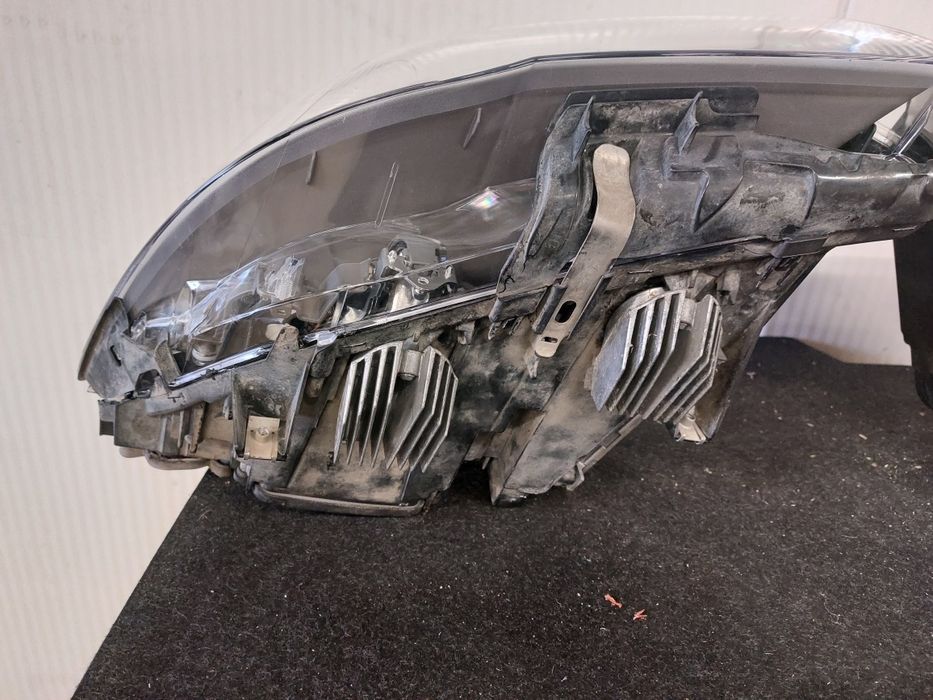 Ксенонови завиващи фарове за бмв ф10 ф11 преди фейса