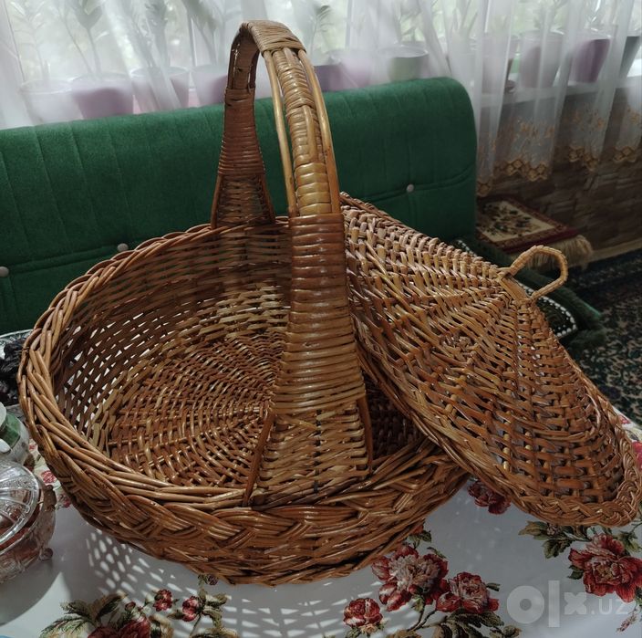Красивая, большая (55×50) карзина.
