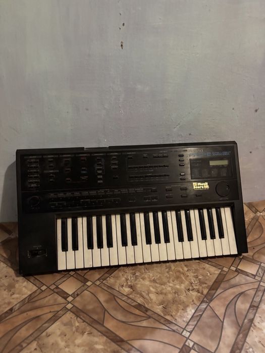 Клавиши роланд  продам